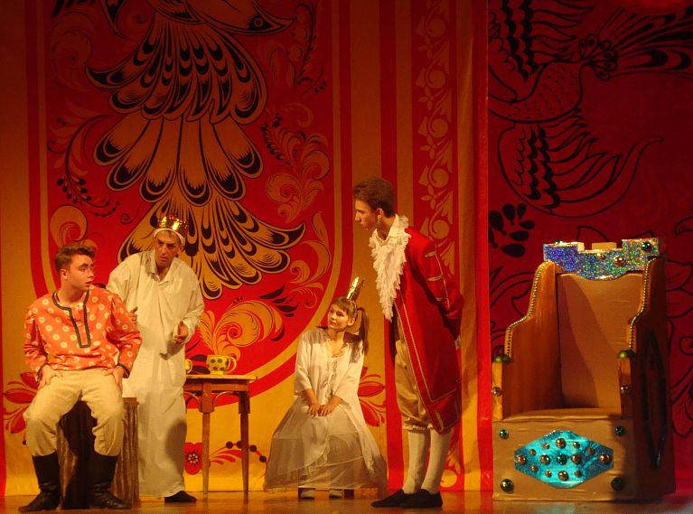 29 театральный сезон в Новотроицке начался премьерой сказки не для самых маленьких "Диодор"