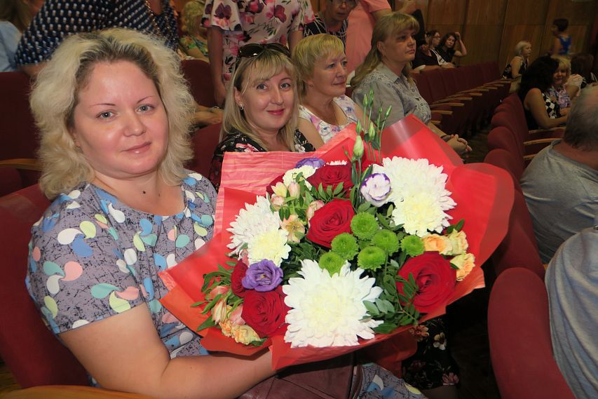 В Новотроицке вручили сертификаты победителям конкурса Металлоинвеста «Здоровый ребенок»