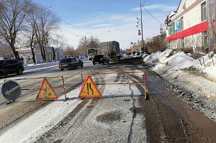В Новотроицке ликвидировали крупную аварию, лишившую воды 20 домов и медучреждения
