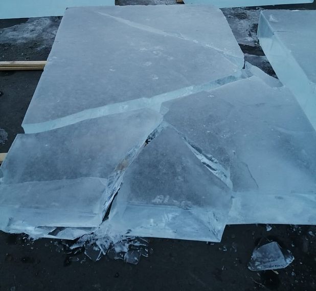 В Новотроицке вандалы разбили бруски для ледового городка