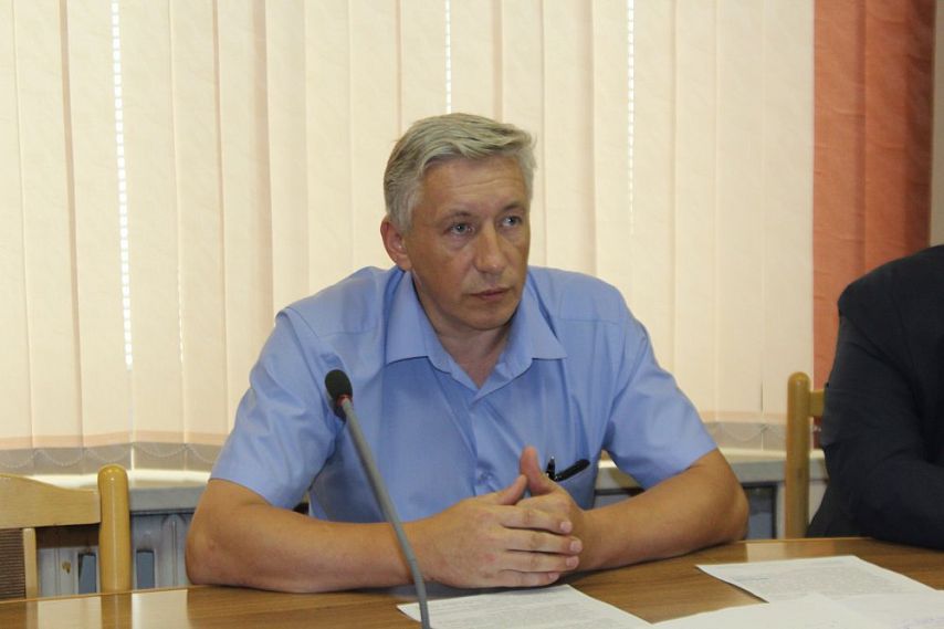 Главный коммунальщик и транспортник города Андрей Сластенин освобождает свой пост