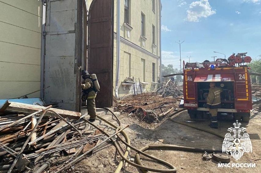 В Новотроицке в ДК Металлургов произошёл пожар