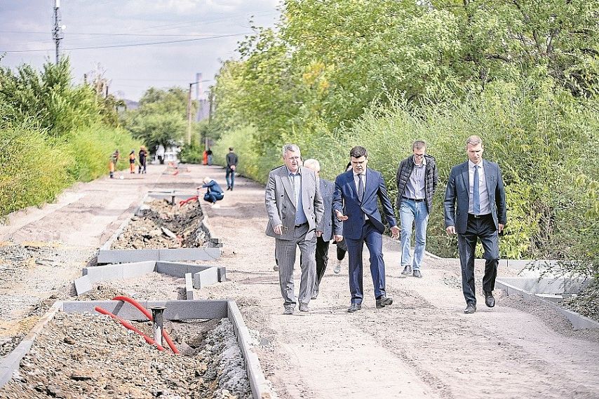 В Новотроицке обустраивают сразу несколько социальных объектов в рамках народной программы