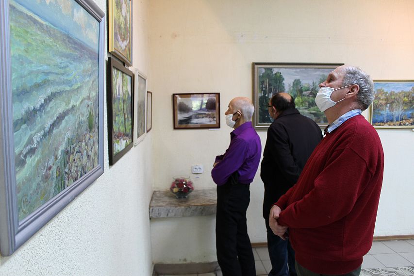 В Новотроицком музее открылась выставка «Мир глазами художника»