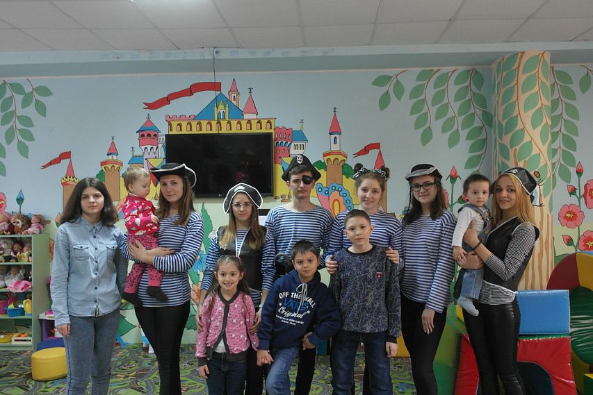 Студенты Новотроицка продолжают исполнять детские мечты