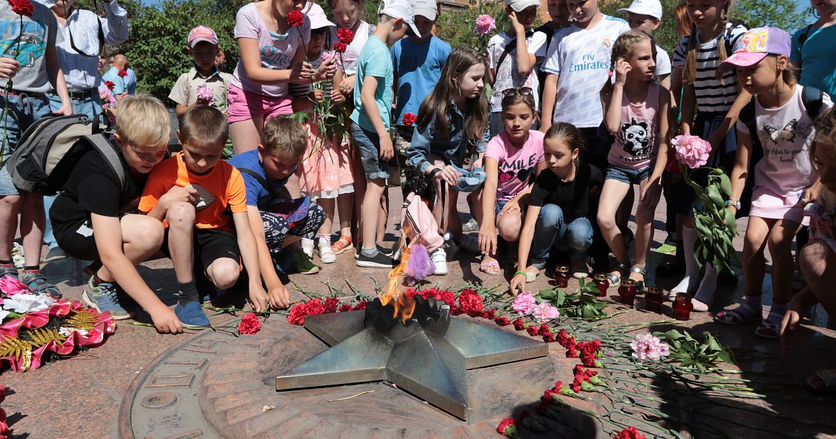 День памяти в школе. День памяти и скорби в России 22 июня. День памяти и скорби в детском саду. 22 Июня 1941 день памяти и скорби в детском саду. День памяти 22 июня в детском саду.