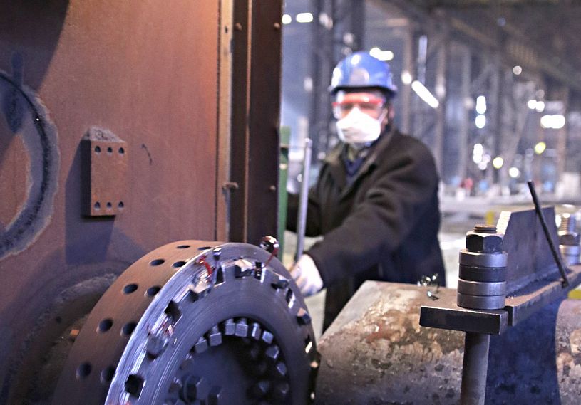 Вместо шести часов — семь минут: металлурги Уральской Стали смогли сократить время обработки заготовок