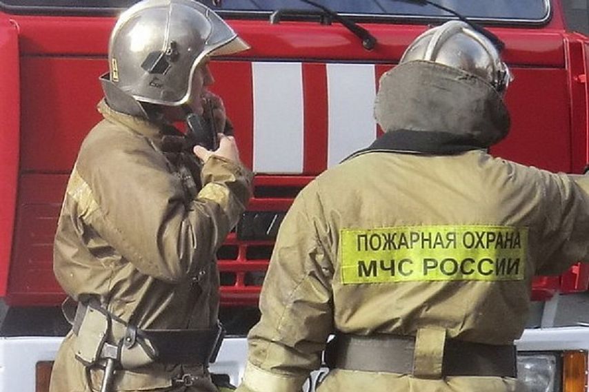 В Новотроицке на улице Свистунова загорелась квартира	