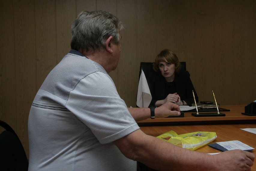 В приемной депутата разъяснили изменения в законодательство о присвоении звания "Ветеран труда Оренбургской области"