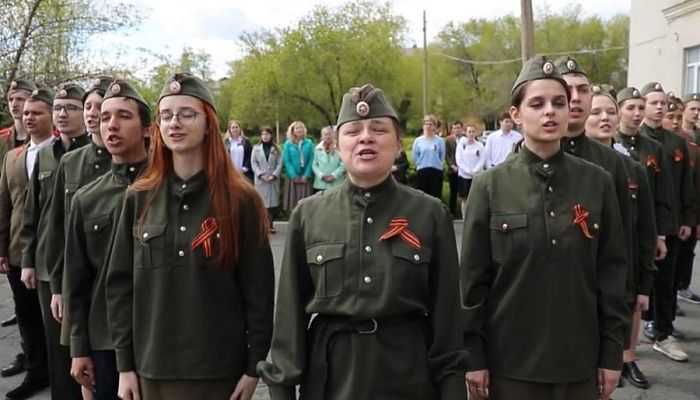 Горсовет ветеранов и новотроицкий филиал МИСИС провели музыкально-поэтический фестиваль «Мы будем помнить»