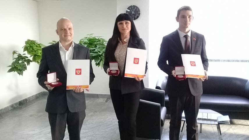 Волонтеры Уральской Стали получили медали от Путина