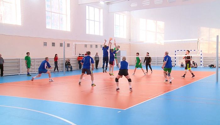 Волейболисты встретились на площадке спортивно – оздоровительного комплекса «Металлург»