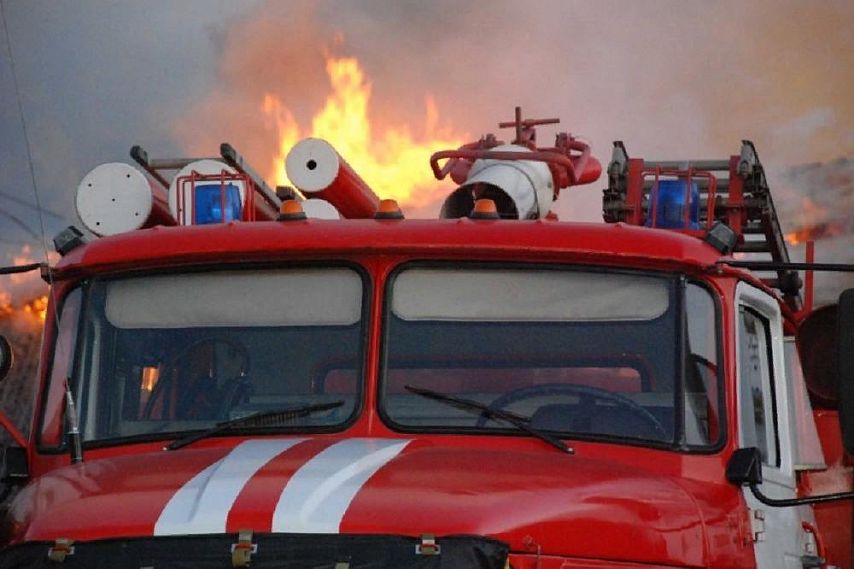 В Новотроицке горел автомобиль