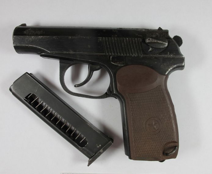 У жителя Новотроицка изъяли пистолет Макарова