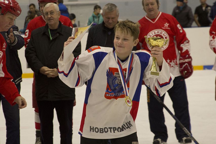 Юные новотройчане сыграли в хоккей с Бякиным, Первухиным и Шалимовым