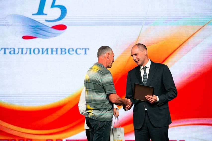 Глава Оренбургской области поздравил металлургов Новотроицка с профессиональным праздником