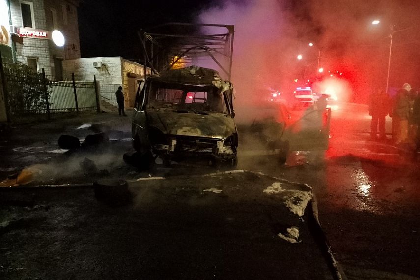 В Орске возле шинного магазина взорвалась «Газель»