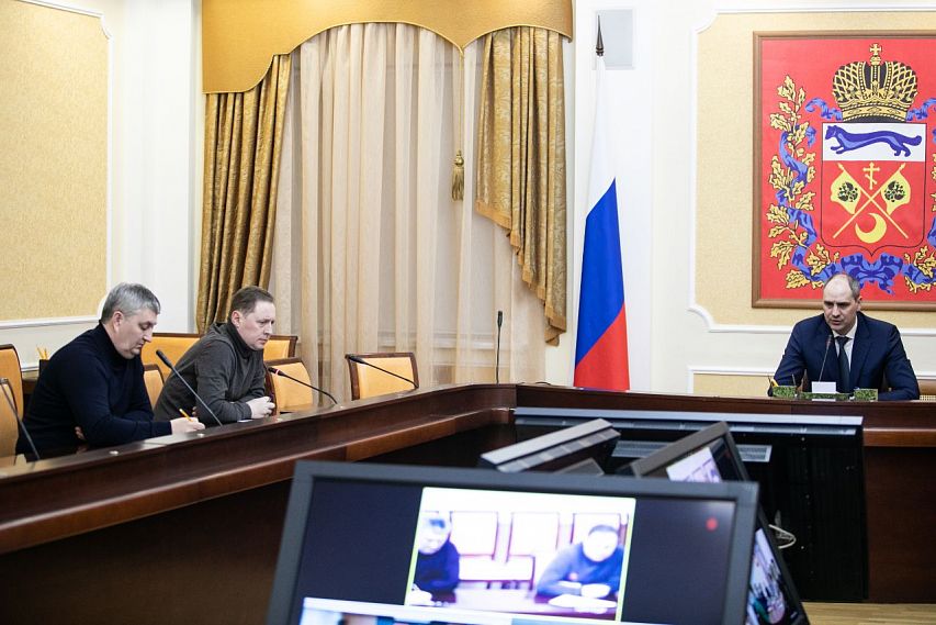 Денис Паслер провел совещание по ликвидации коммунальной аварии в Новотроицке