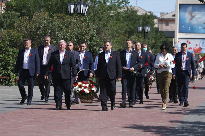 В День памяти и скорби металлурги Уральской Стали присоединились к мемориальной акции 