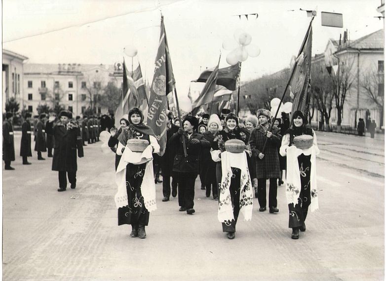 7 ноября — праздник цвета кумача