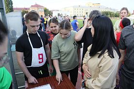 На стадионе «Металлург» прошёл 12 этап корпоративной спартакиады Уральской Стали – легкоатлетическая эстафета