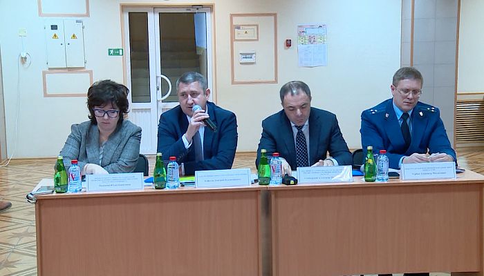 В Новотроицке власть, бизнес и СМИ встретились за круглым столом 