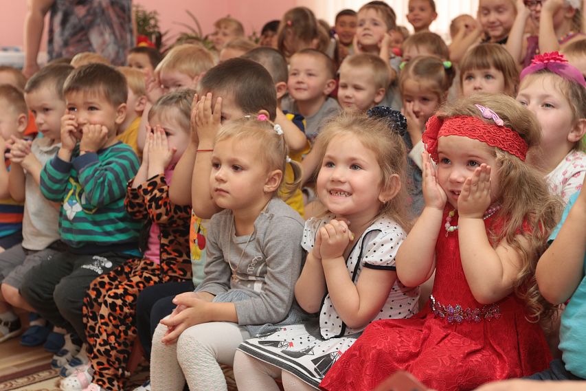 Детский сад №2 «Огонек» посетили артисты Оренбургской областной филармонии