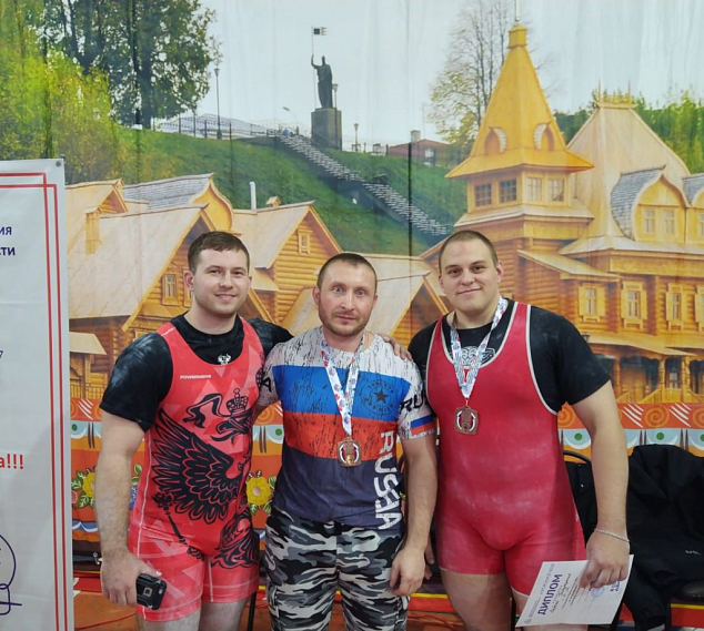 Мастер спорта из Новотроицка стал бронзовым призёром чемпионата ПФО по пауэрлифтингу