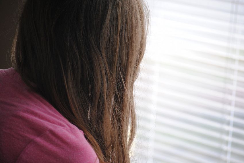 В Новотроицке из окна выпала 6-летняя девочка