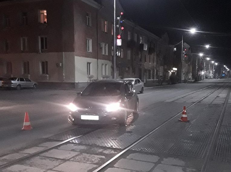 В Новотроицке неустановленный водитель скрылся с места аварии