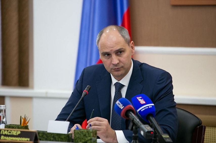 Губернатор Оренбургской области Денис Паслер поручил поднять зарплаты работникам госучреждений