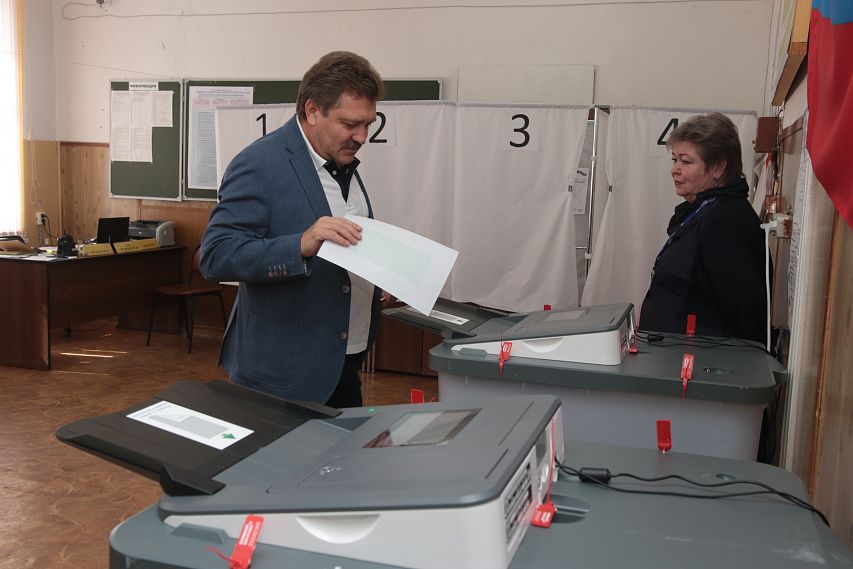 Металлурги Уральской Стали проголосовали на выборах губернатора Оренбургской области