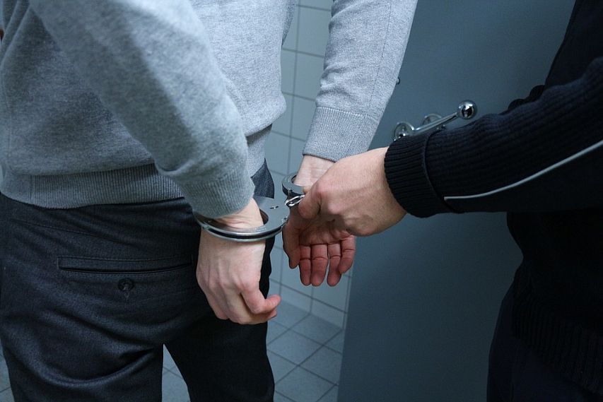 В Новотроицке по горячим следам задержан 18-летний грабитель