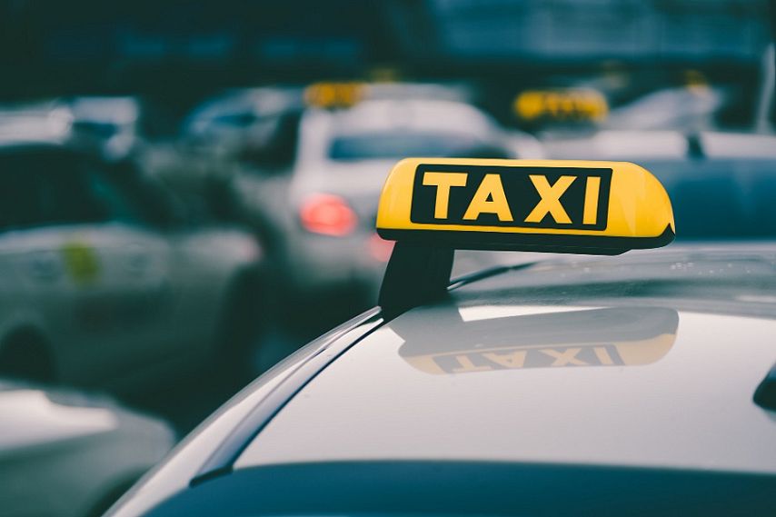 Государственная дума РФ приняла закон, регулирующий работу такси