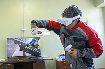 Ремонтников Уральской Стали обучают в виртуальной реальности