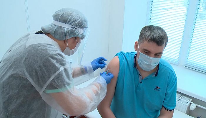 Работники Уральской Стали активно вакцинируются от новой коронавирусной инфекции