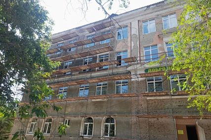 В одной из старейших школ Новотроицка заменили 249 окон
