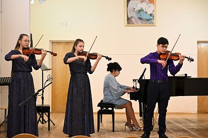 Юные новотроицкие музыканты покорили северную столицу