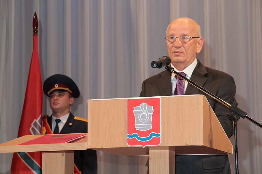 Губернатор Оренбургской области Юрий Берг поздравляет с Днем Государственного флага Российской Федерации