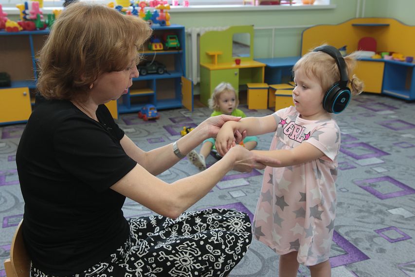 Классическая музыка и су-джок помогут малышам заговорить 