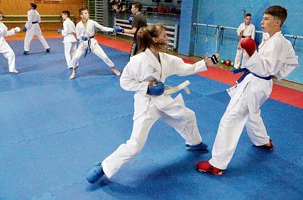 Спортсмены из Новотроицка стали призёрами первенства России по карате среди юниоров