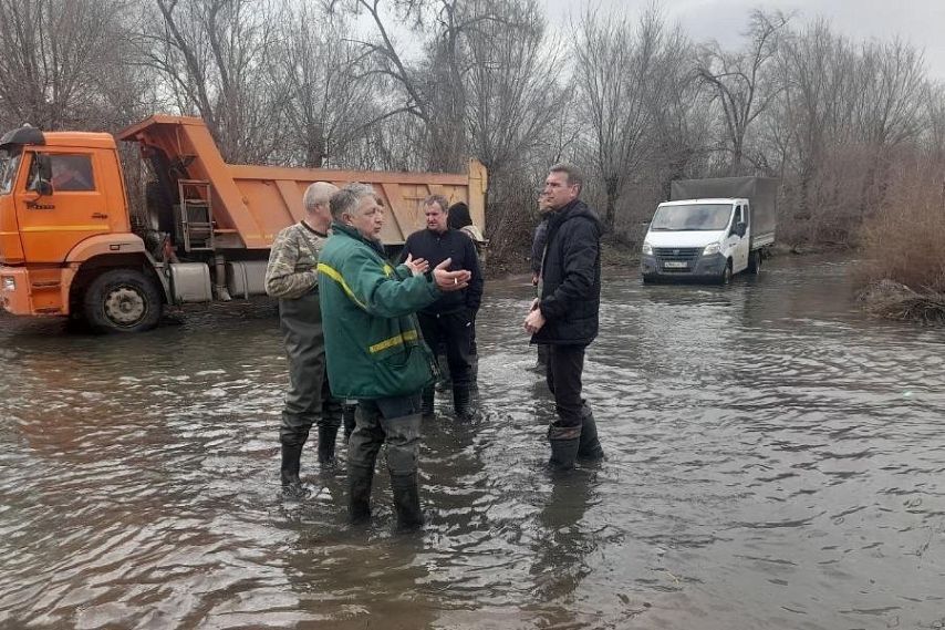 Глава Новотроицка рассказал, что отключать воду и электроэнергию в городе не планируют