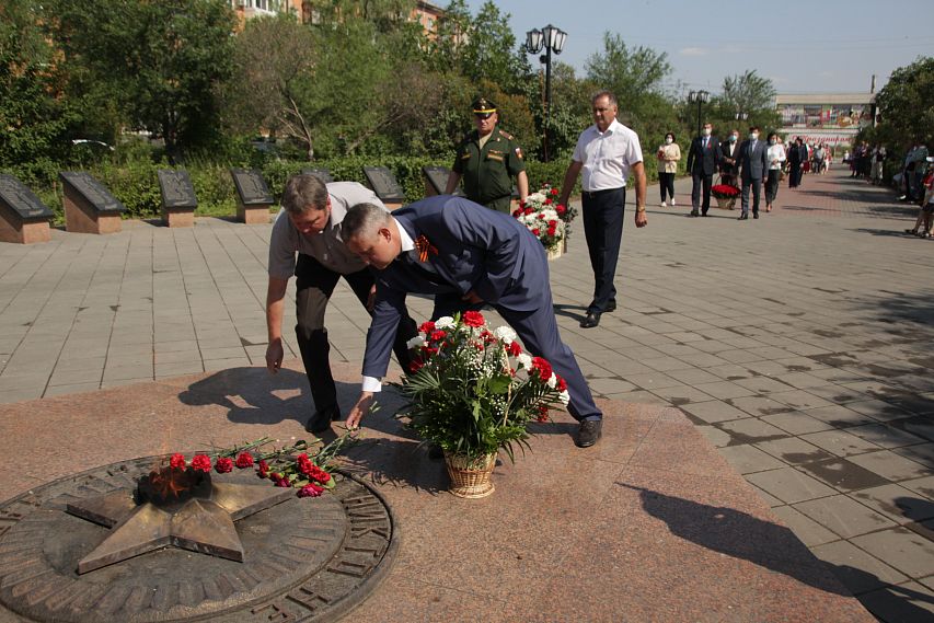 День памяти и скорби: Новотроицк присоединился к траурным мероприятиям