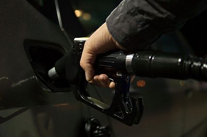 Новые цены на бензин не обрадовали новотройчан