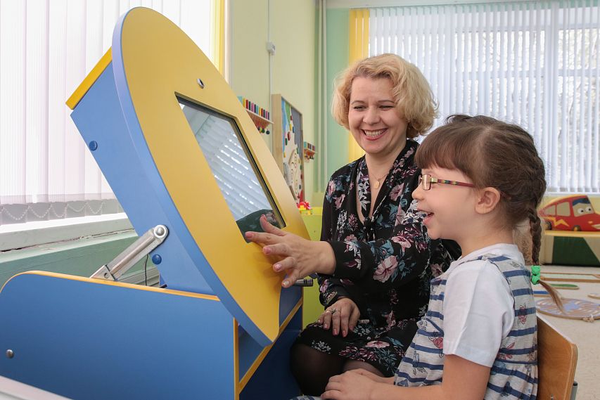 В Новотроицке комплексная программа «Я познаю мир» помогает малышам с проблемами зрения