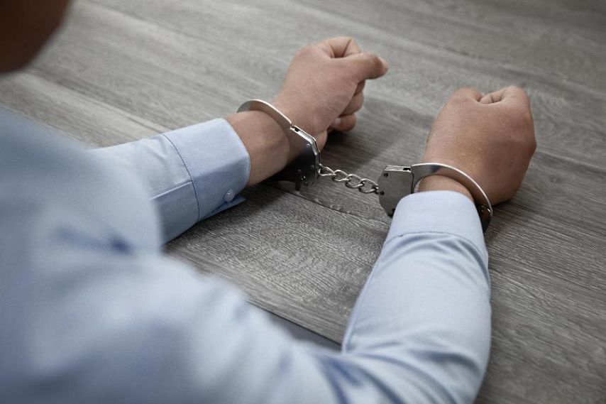 Житель Новотроицка обокрал сотрудницу страховой компании