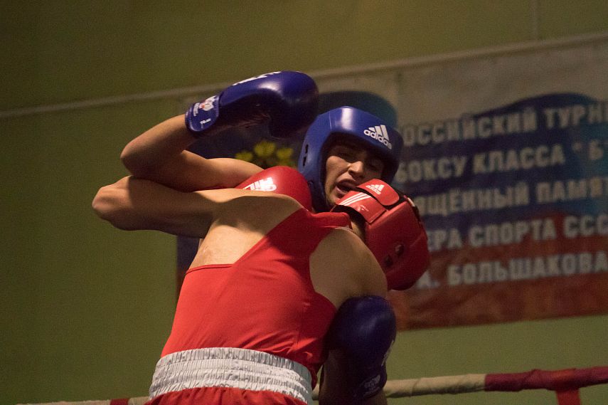 В Новотроицк съехались боксёры со всей страны