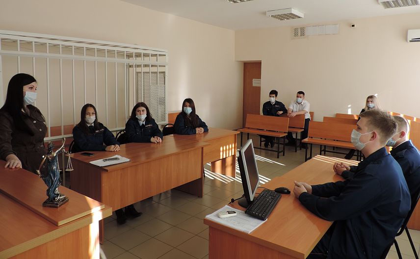 Студентов отправили в Новотроицкий городской суд