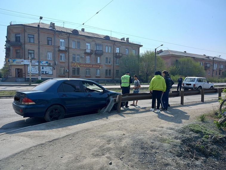 Полиция Новотроицка проверяет обстоятельства ДТП на улице Мира