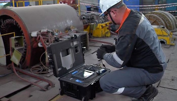 Диагностировать состояние оборудования специалистам Уральской Стали помогает видеоэндоскоп
